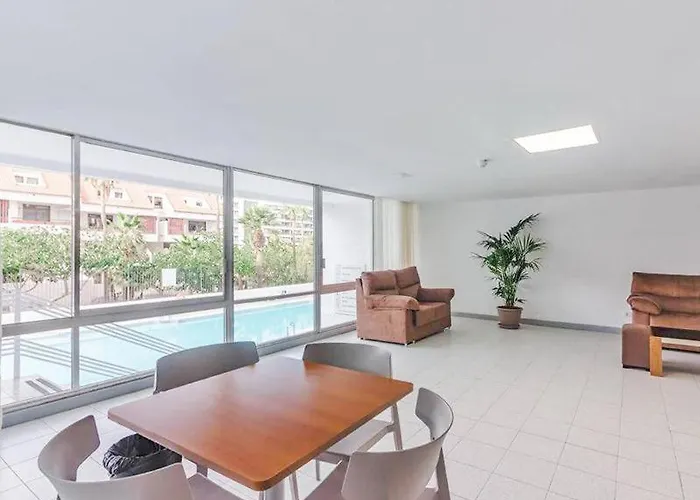 Playa Honda Abeja Apartman *